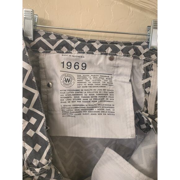 GAP 1969 Legging Jean, Grey and White Geometric Pattern, Size 31, US Size 12 - Picture 8 of 9